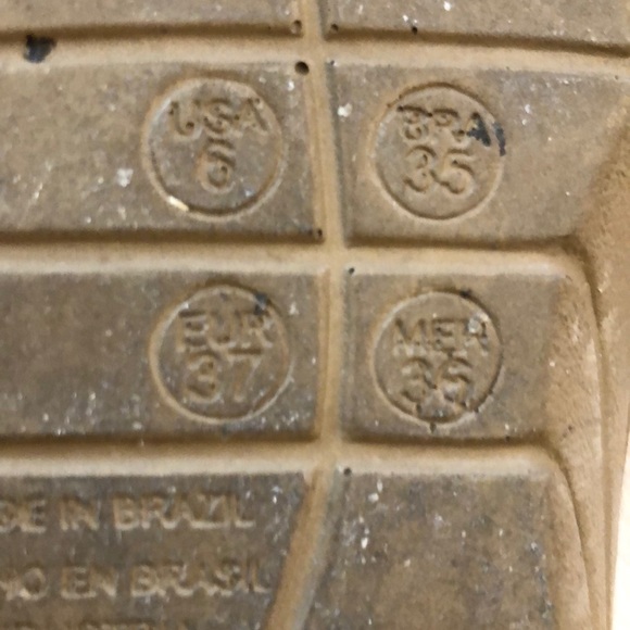 Women’s Slip on Shoes - Picture 2 of 3